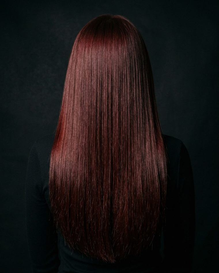 Cabello caoba rojizo intenso